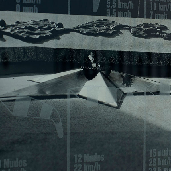 Detalles de los dibujos realizados sobre el vidrio.