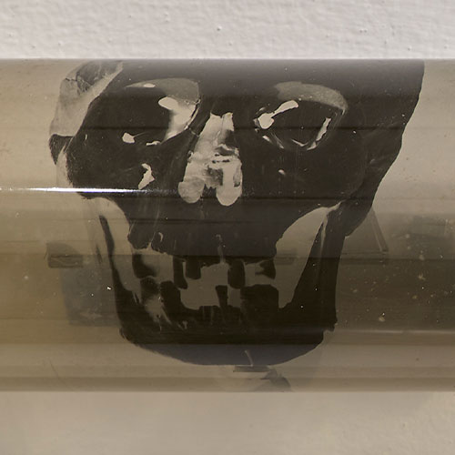 Una voz le dice a la otra